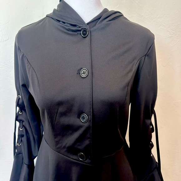 Women’s High-Low Hooded Cloak Size Small - Picture 5 of 5